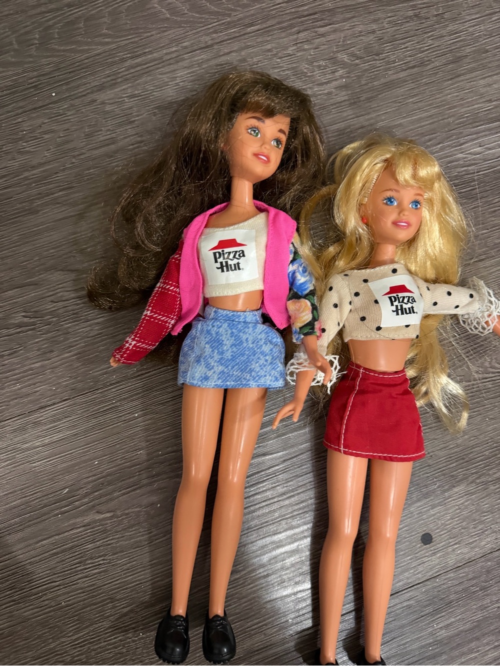 Vintage Pizza Party Skipper & Courtney Barbie Dolls Pizza Hut, Ages 4+, 1994 - Picture 2 of 9